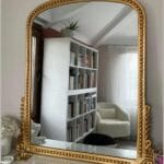 SAHRA MAKYAJ AYNASI – 120 × 96 cm | Altın Detaylı Lüks Dekoratif Makyaj Aynası