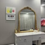 Ela Makyaj Aynası – 107 × 91 cm | Gold Lüks Dekoratif Makyaj Aynası